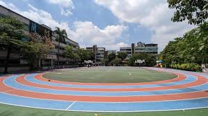 2026世界杯官网 小孩在自己家乒乓球台上面打球